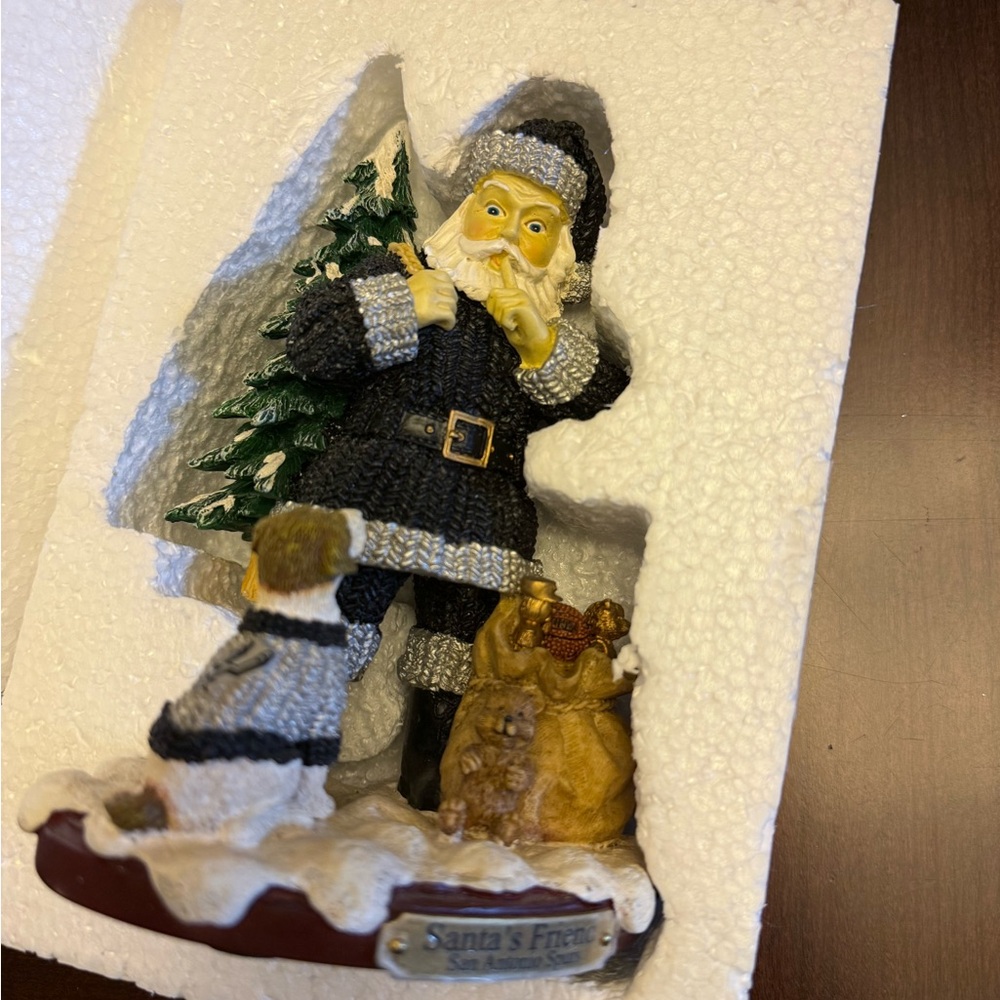 San Antonio Spurs Santa Figurine - Picture 2 of 3